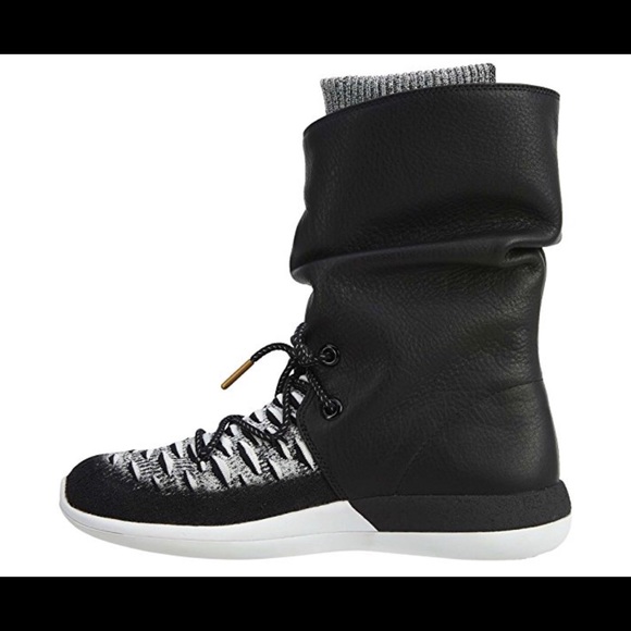 nike roshe two hi flyknit sneakerboot
